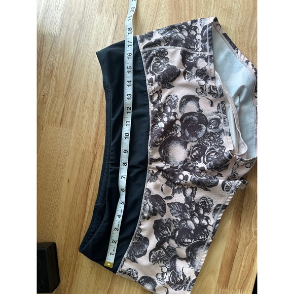 Oiselle Women's Running Shorts – Size 10 – EUC – Floral Print - Picture 9 of 9